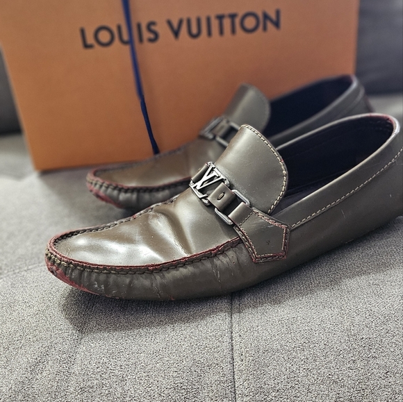 authentic Louis Vuitton shoes - Picture 2 of 12